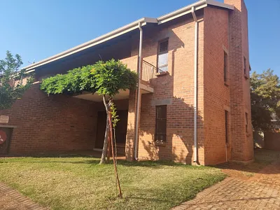 2 Bedroom Apartment To Rent in Roodepoort - AaP6.webp