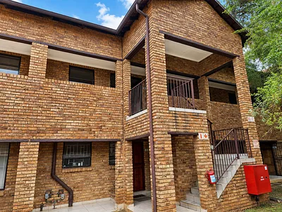 3 Bedroom Apartment For Sale in Roodepoort - dmdo.webp