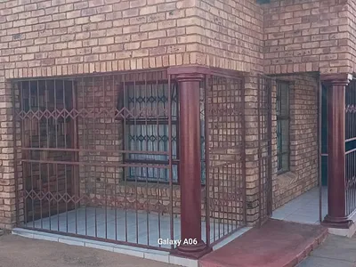 3 Bedroom House For Sale in Soshanguve - o7hQ.webp