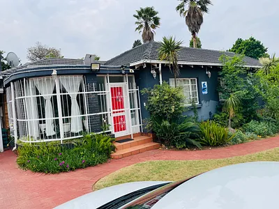 4 Bedroom House To Rent in Roodepoort - xl7j.webp