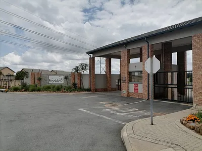 3 Bedroom Apartment For Sale in Midrand - img