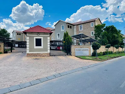 3 Bedroom Apartment For Sale in Randburg - img