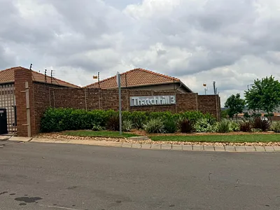 3 Bedroom House To Rent in Centurion - PlAO.webp