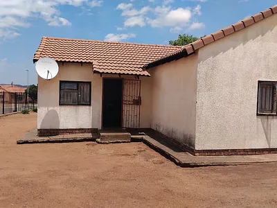 2 Bedroom House For Sale in Mabopane - img