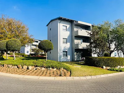 2 Bedroom Apartment To Rent in Johannesburg - OYj4.webp