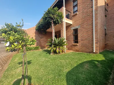 3 Bedroom Apartment For Sale in Roodepoort - uEAe.webp