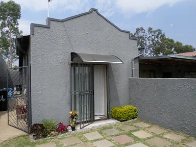 1 Bedroom House To Rent in Johannesburg - ku4M.webp