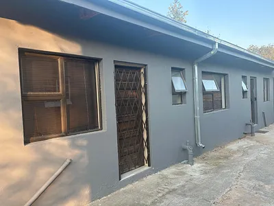 1 Bedroom Apartment To Rent in Roodepoort - img