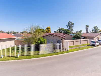 2 Bedroom House For Sale in Brakpan - ovAg.webp