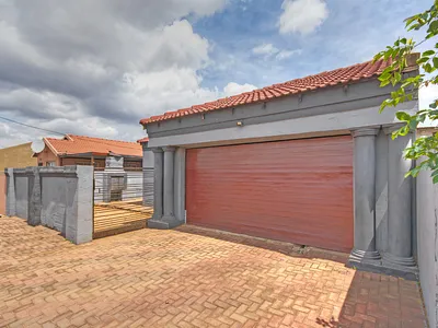 3 Bedroom House For Sale in Soweto - img