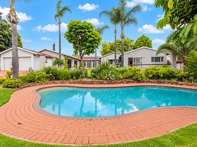 4 Bedroom House For Sale in Roodepoort - bBfs.webp