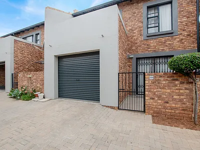 3 Bedroom Apartment For Sale in Brakpan - QTck.webp