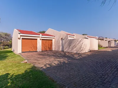 2 Bedroom Apartment For Sale in Nigel - O4e7.webp