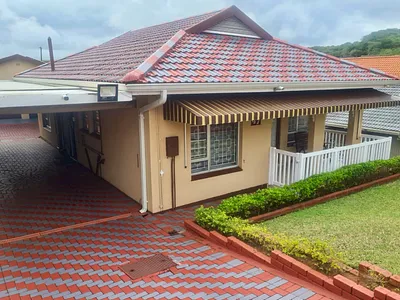 4 Bedroom House For Sale in Tongaat - 5eis.webp