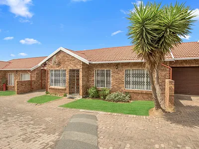 3 Bedroom Apartment For Sale in Roodepoort - dipf.webp