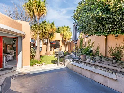 4 Bedroom House For Sale in Roodepoort - vvIg.webp