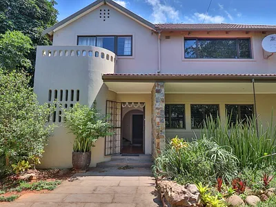 5 Bedroom Townhouse For Sale in Durban - 7cTD.webp