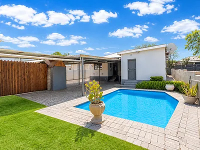 3 Bedroom House For Sale in Roodepoort - WwVG.webp