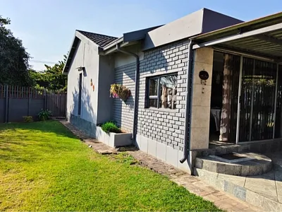3 Bedroom House For Sale in Germiston - Dmy8.webp