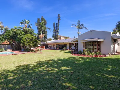 5 Bedroom House For Sale in Amanzimtoti - 1aWI.webp