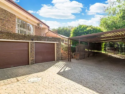 5 Bedroom House For Sale in Krugersdorp - l3ZJ.webp
