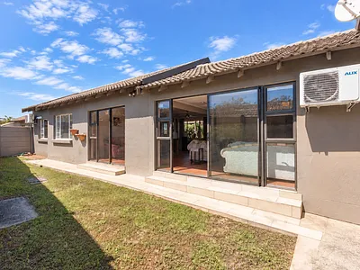 2 Bedroom Townhouse For Sale in Allen's Nek, Roodepoort - IHVh.webp
