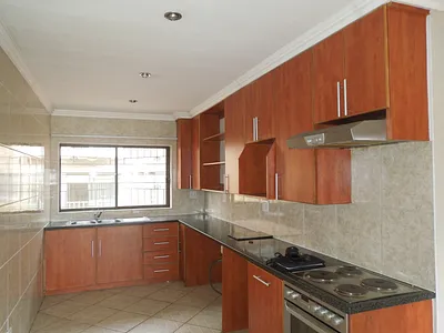 3 Bedroom Townhouse For Sale in Edenvale - F6Y0.webp