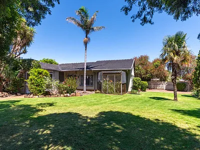 4 Bedroom House For Sale in Kempton Park - aPfP.webp