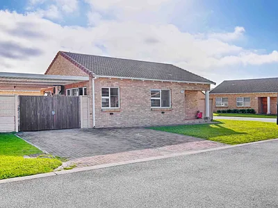 2 Bedroom Townhouse For Sale in Port Elizabeth - img