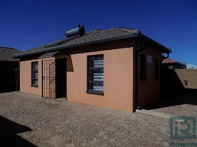 2 Bedroom House To Rent in Protea Glen, Soweto - KXoF.webp