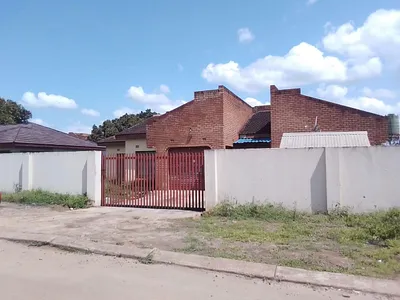 5 Bedroom House For Sale in Thohoyandou - BrJR.webp