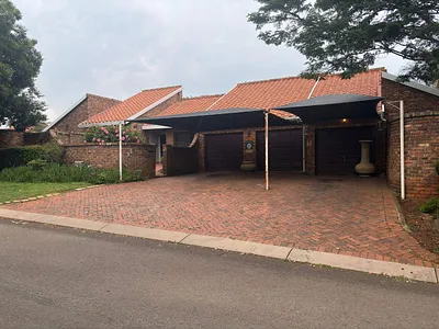 4 Bedroom House For Sale in Kempton Park - img