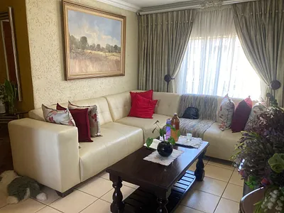 3 Bedroom Apartment For Sale in Soweto - fhKa.webp