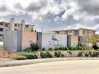 2 Bedroom Apartment For Sale in George - img