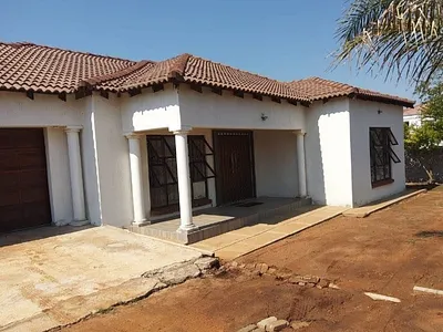 3 Bedroom House For Sale in Polokwane - iUkm.webp
