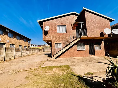 7 Bedroom House For Sale in Isipingo - zLoE.webp