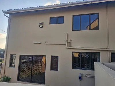 2 Bedroom Apartment To Rent in Chatsworth - aG5p.webp