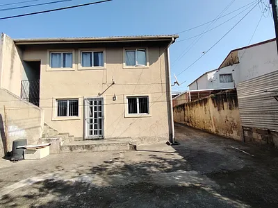 2 Bedroom Apartment To Rent in Chatsworth - R9bl.webp