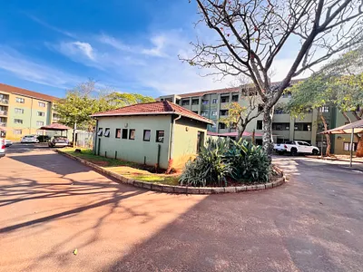2 Bedroom Apartment For Sale in Durban - YMxf.webp