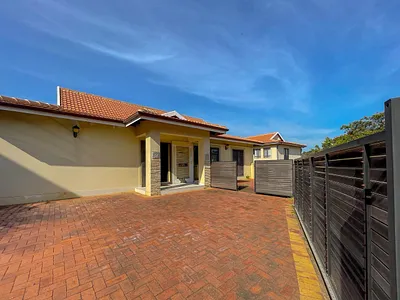 3 Bedroom Townhouse For Sale in Durban - NjcB.webp