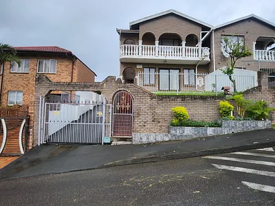 3 Bedroom House For Sale in Chatsworth - 0sgN.webp