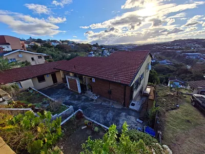 3 Bedroom House To Rent in Chatsworth - MqfP.webp