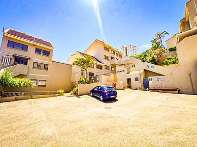 3 Bedroom Townhouse To Rent in Durban - 0KFI.webp