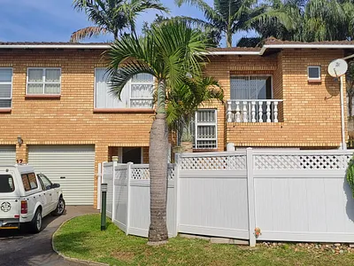 3 Bedroom Townhouse For Sale in Amanzimtoti - bS40.webp