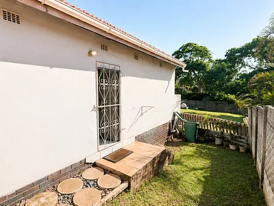 1 Bedroom Apartment To Rent in Umhlanga - I2iq.webp