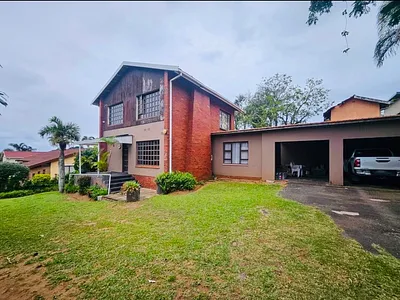 3 Bedroom House For Sale in Amanzimtoti - xGrO.webp
