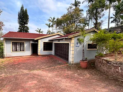 4 Bedroom House To Rent in Pinetown - CFa1.webp