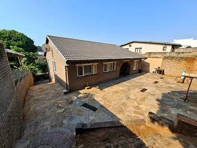 4 Bedroom House For Sale in Isipingo - eh2i.webp
