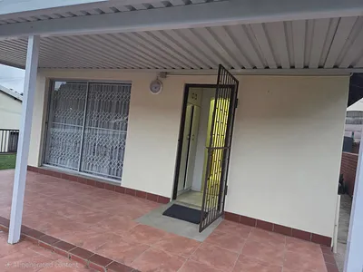 1 Bedroom Apartment To Rent in Queensburgh - R5M8.webp