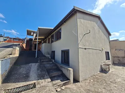1 Bedroom Apartment To Rent in Chatsworth - img